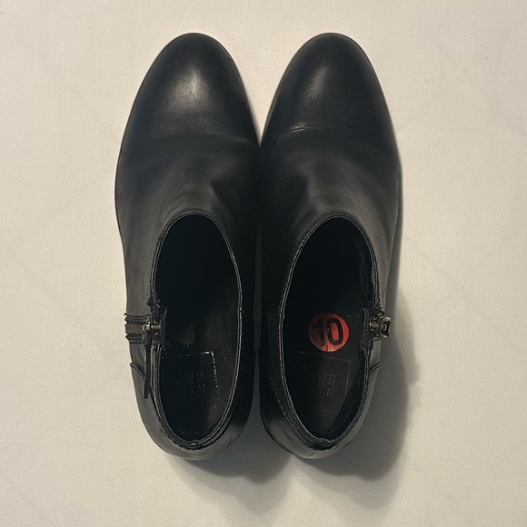 Vintage Gap Black Side Zipper Ankle Boot - Picture 9 of 11